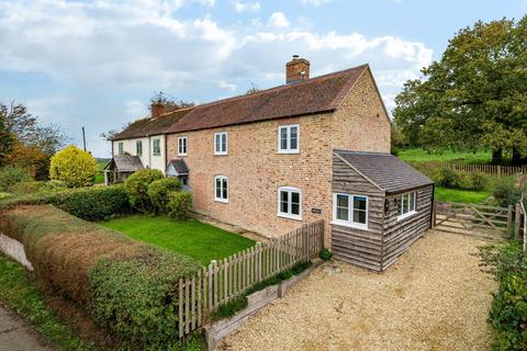 2 bedroom cottage to rent, Overton Lane Gloucester GL2