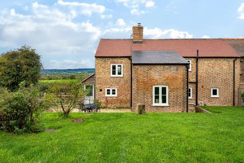 2 bedroom cottage to rent, Overton Lane Gloucester GL2