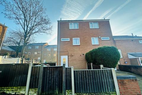3 bedroom terraced house to rent, Ashwell Gardens, Nottingham, NG7