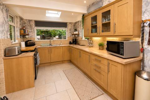 3 bedroom bungalow for sale, Southcott Road, Bideford, Devon