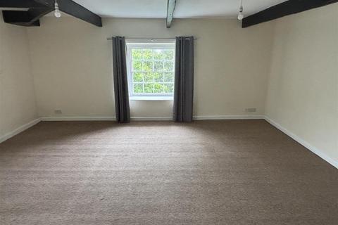 Studio to rent, Saltash