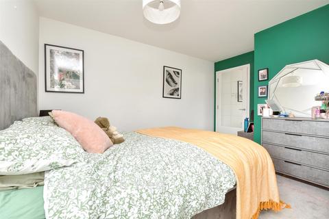 1 bedroom flat for sale, Waterfield, Tadworth, Surrey