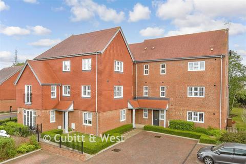 1 bedroom flat for sale, Tregothan House, Tadworth KT20