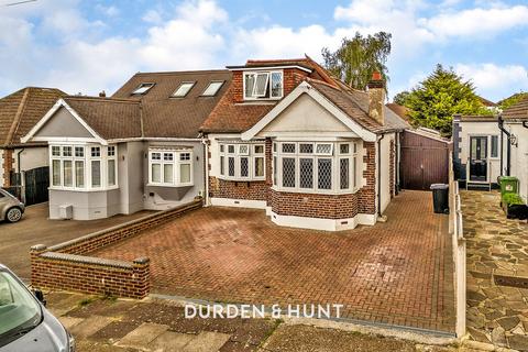 Woodhall Crescent, Hornchurch, RM11