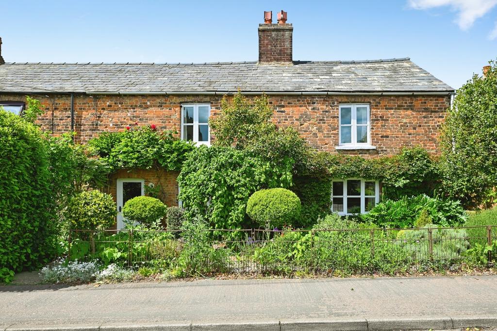 4 bedroom end of terrace house for sale