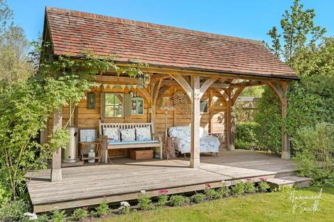 3 bedroom detached house for sale, Woodside, Epping CM16