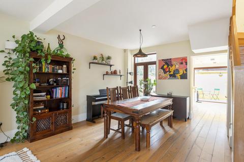 3 bedroom terraced house for sale, London W4