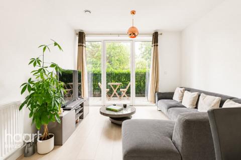2 bedroom flat for sale, Carnation Gardens, HAYES