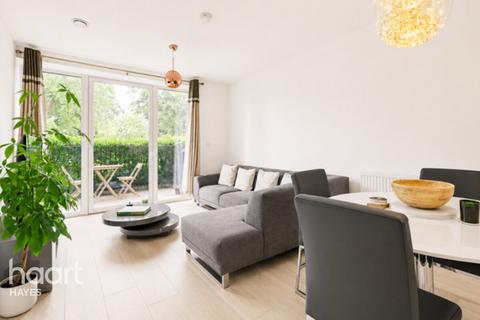 2 bedroom flat for sale, Carnation Gardens, HAYES