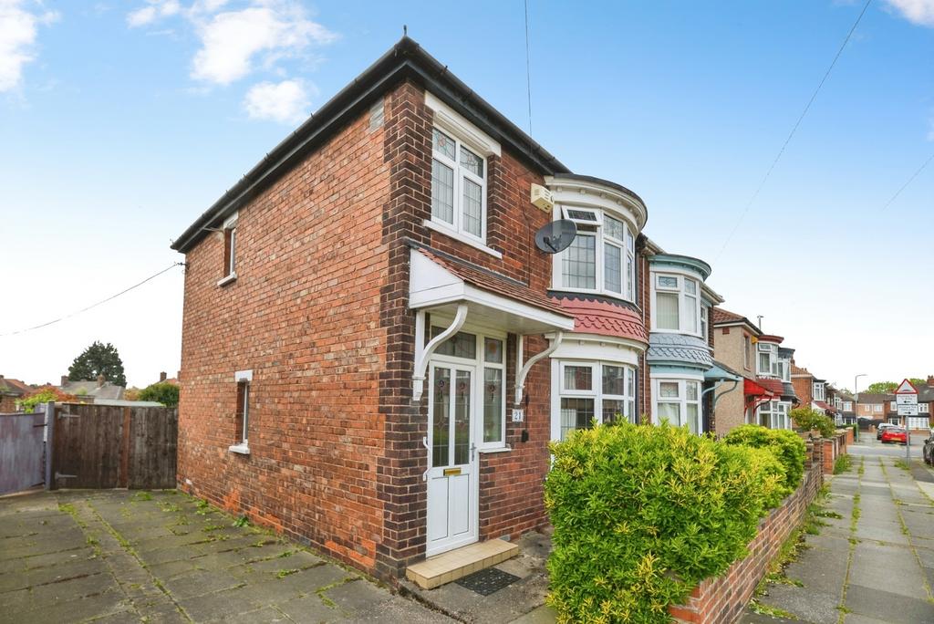 3 bedroom semi-detached house for sale