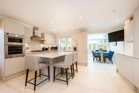 5 bedroom house for sale, Cavendish Place, Mapesbury, NW2