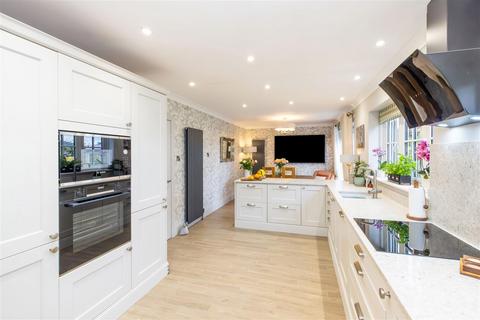 4 bedroom detached house for sale, Main Street, Thornton Le Moor, Northallerton