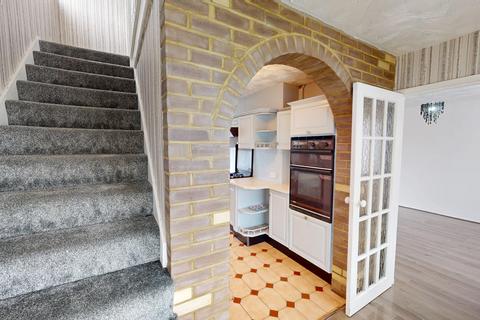 3 bedroom end of terrace house to rent, Sydney Road, Tilbury, RM18