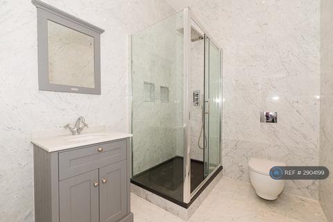 5 bedroom semi-detached house to rent, Bernard Gardens, London, SW19