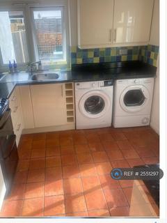 3 bedroom terraced house to rent, Kenlor Road, London, SW17