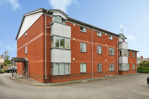 Flat - Pinewood House, Coombs Road, Worcester, Worcestershire, WR3