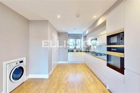 4 bedroom terraced house to rent, Bideford Avenue, Perivale, Greenford, UB6