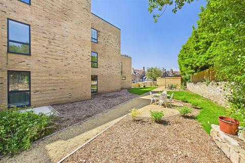 undefined, Contemporary apartment in Upper Clevedon