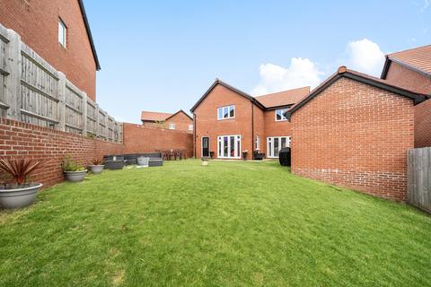 4 bedroom detached house for sale, Lavender Avenue, Brockworth, Gloucester