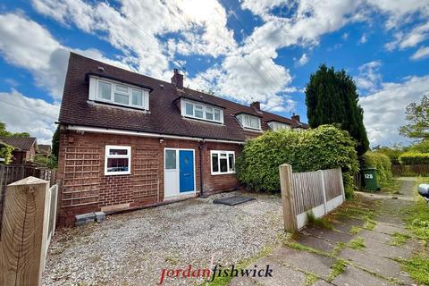 2 bedroom terraced house for sale, Warwick Road, Macclesfield