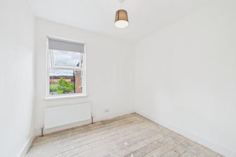 3 bedroom terraced house to rent, Liverpool Road, Reading, Berkshire, RG1