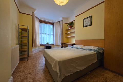 1 bedroom in a house share to rent, Nelson Road