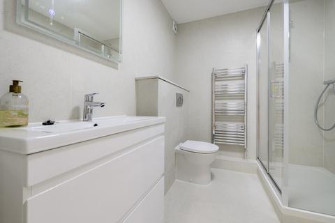 Studio to rent, Craven Terrace, W2