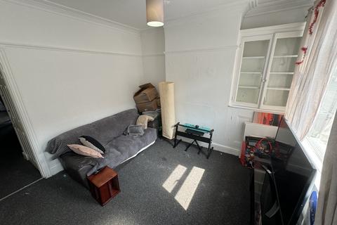 2 bedroom house to rent, Riddings Street, DE22