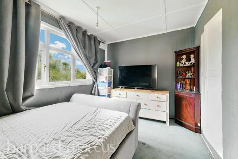 3 bedroom semi-detached house for sale, Seddon Road, Morden