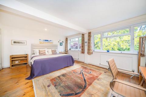 4 bedroom terraced house for sale, Crescent Road, Kingston Upon Thames KT2