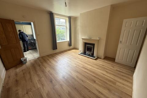 3 bedroom terraced house to rent, Blakehill Terrace, Bradford, West Yorkshire, BD23JS