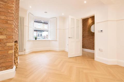 3 bedroom terraced house for sale, Goldsmith Road, London