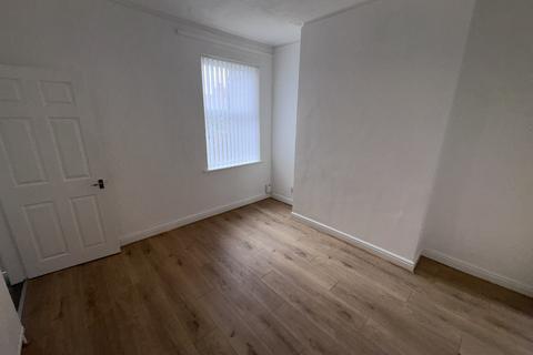 3 bedroom terraced house to rent, Astonwood Road, Birkenhead CH42