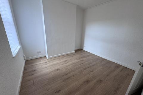 3 bedroom terraced house to rent, Astonwood Road, Birkenhead CH42