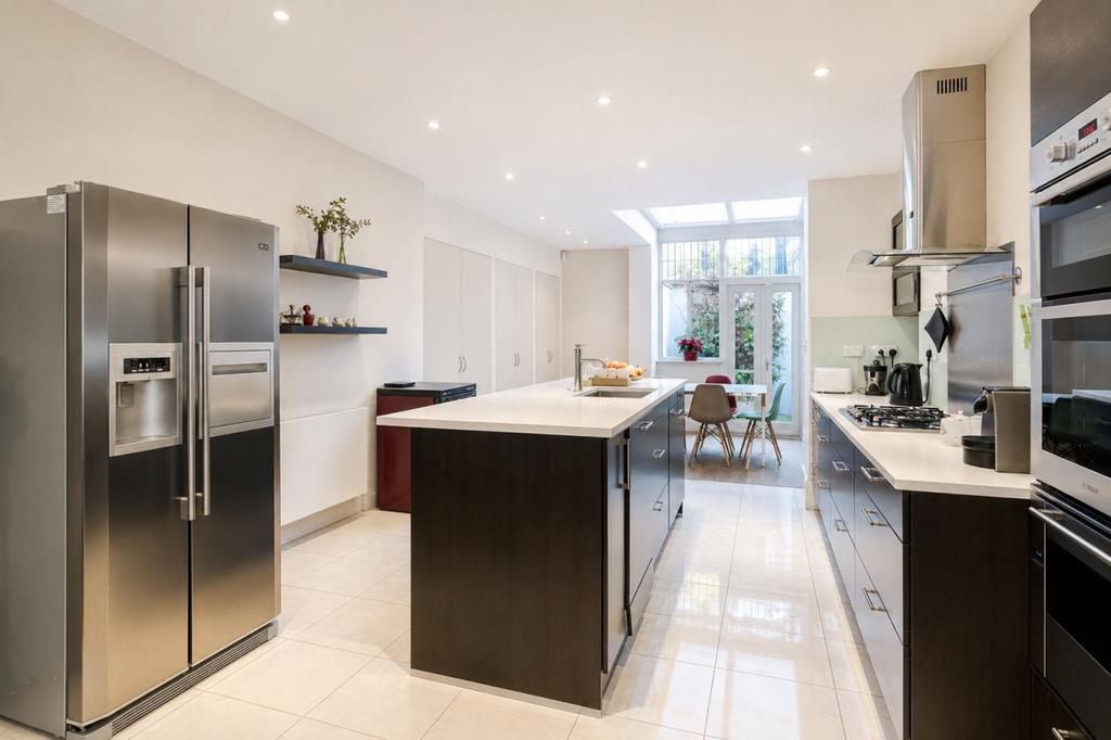 Powis Gardens London W11 5 bed terraced house to rent - £13,498 pcm (£ ...