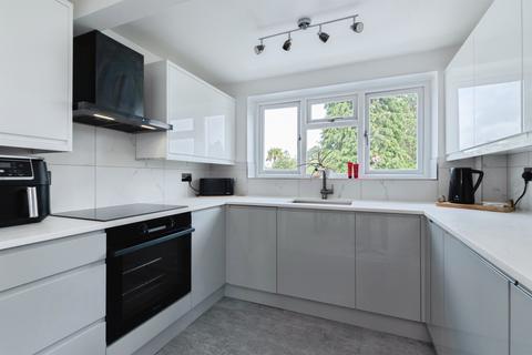 2 bedroom apartment for sale, Church Road, Ferndown
