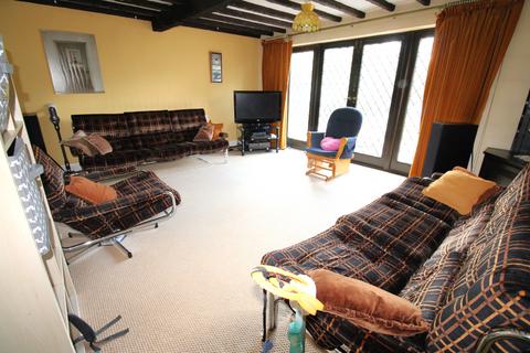 5 bedroom cottage for sale, St. Marys Lane, Upminster RM14