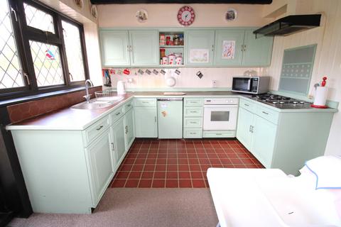 5 bedroom cottage for sale, St. Marys Lane, Upminster RM14