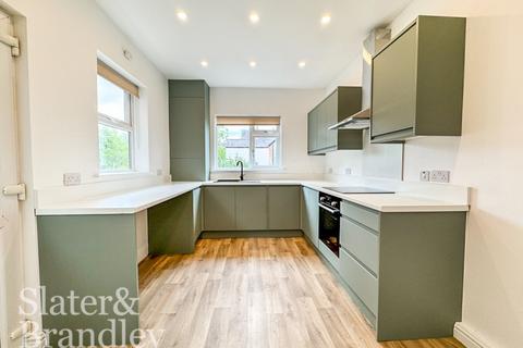 3 bedroom terraced house to rent, Woodborough Road, Nottingham, Nottinghamshire, NG3