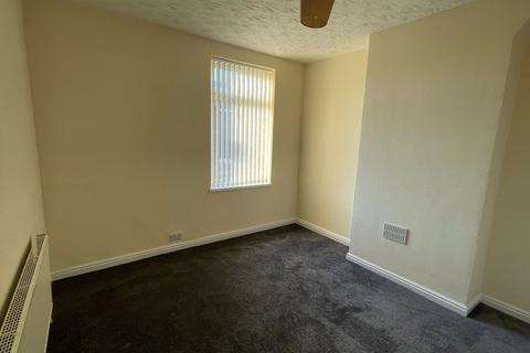 2 bedroom terraced house to rent, Thornfield Street , Salford, Greater Manchester, M5 5FD