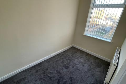 2 bedroom terraced house to rent, Thornfield Street , Salford, Greater Manchester, M5 5FD