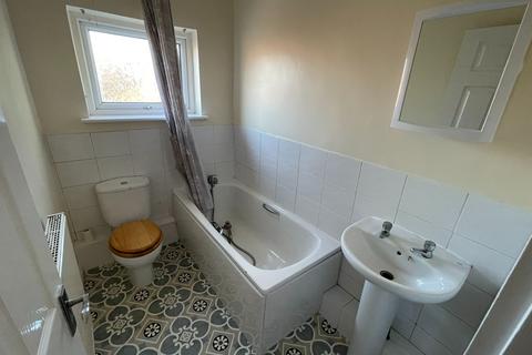2 bedroom terraced house to rent, Thornfield Street , Salford, Greater Manchester, M5 5FD