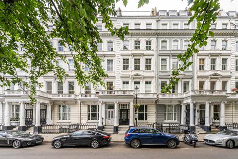 1 bedroom flat for sale, Cornwall Gardens, London, SW7