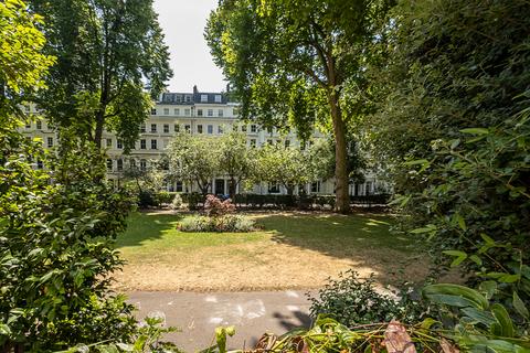 1 bedroom flat for sale, Cornwall Gardens, London, SW7