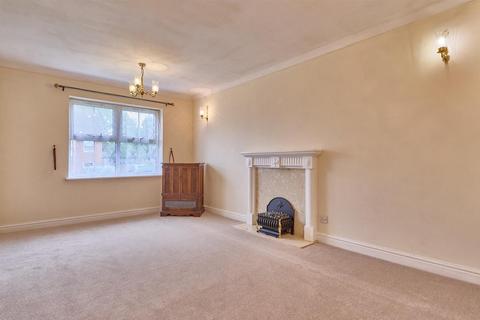 1 bedroom ground floor flat for sale, St. Johns, Hinckley