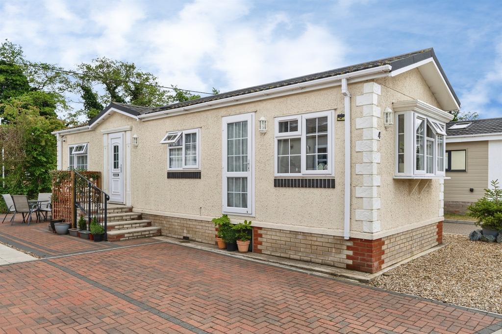 2 bedroom park home for sale