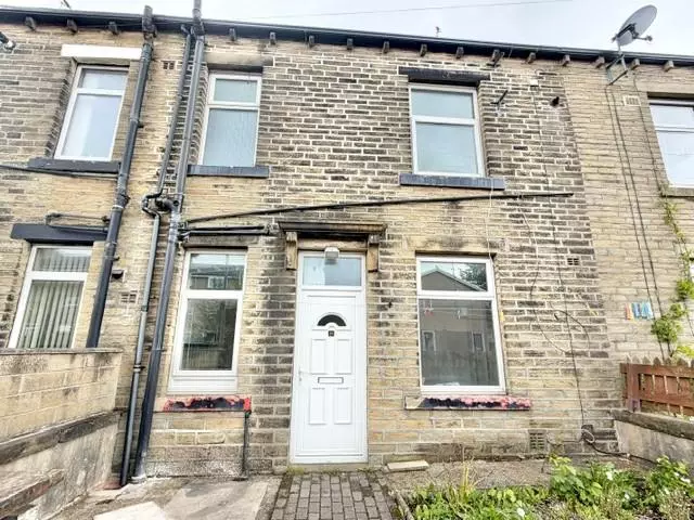 Clay Street, Halifax, HX1 3 bed terraced house to rent - £750 pcm