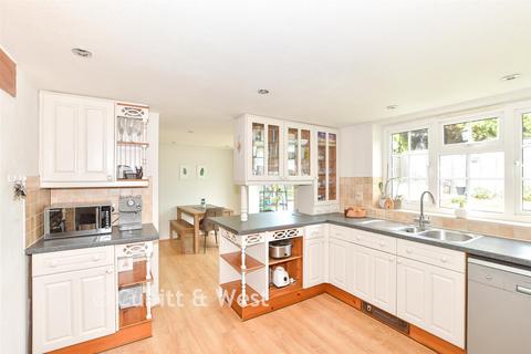 4 bedroom end of terrace house for sale, Moorhead Cottages, Horsham RH12