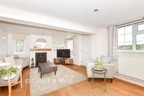 4 bedroom end of terrace house for sale, Moorhead Cottages, Horsham RH12