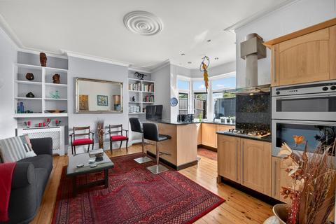 2 bedroom flat for sale, Upper Richmond Road West, East Sheen, London, SW14
